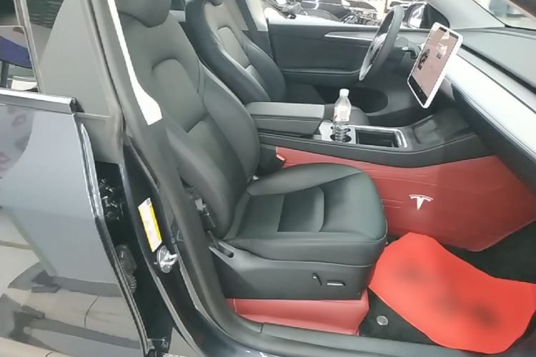 Used Tesla Model Y 2024 Rear-Wheel-Drive Version Right Front Seat
