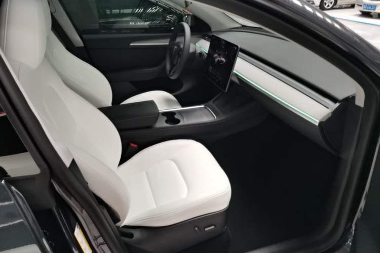 Used Tesla Model Y 2024 Rear-Wheel-Drive Version Right Front Seat