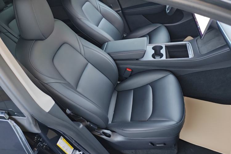 Used Tesla Model Y 2024 Rear-Wheel-Drive Version Right Front Seat