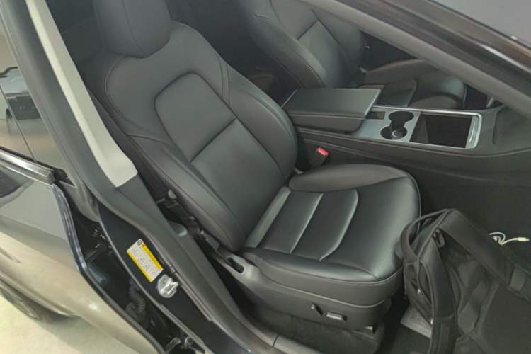 Used Tesla Model Y 2024 Rear-Wheel-Drive Version Right Front Seat