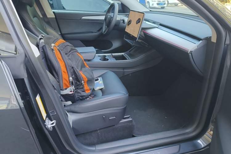 Used Tesla Model Y 2024 Rear-Wheel-Drive Version Right Front Seat
