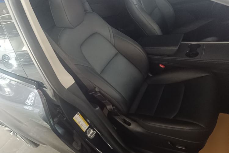 Used Tesla Model Y 2024 Rear-Wheel-Drive Version Right Front Seat