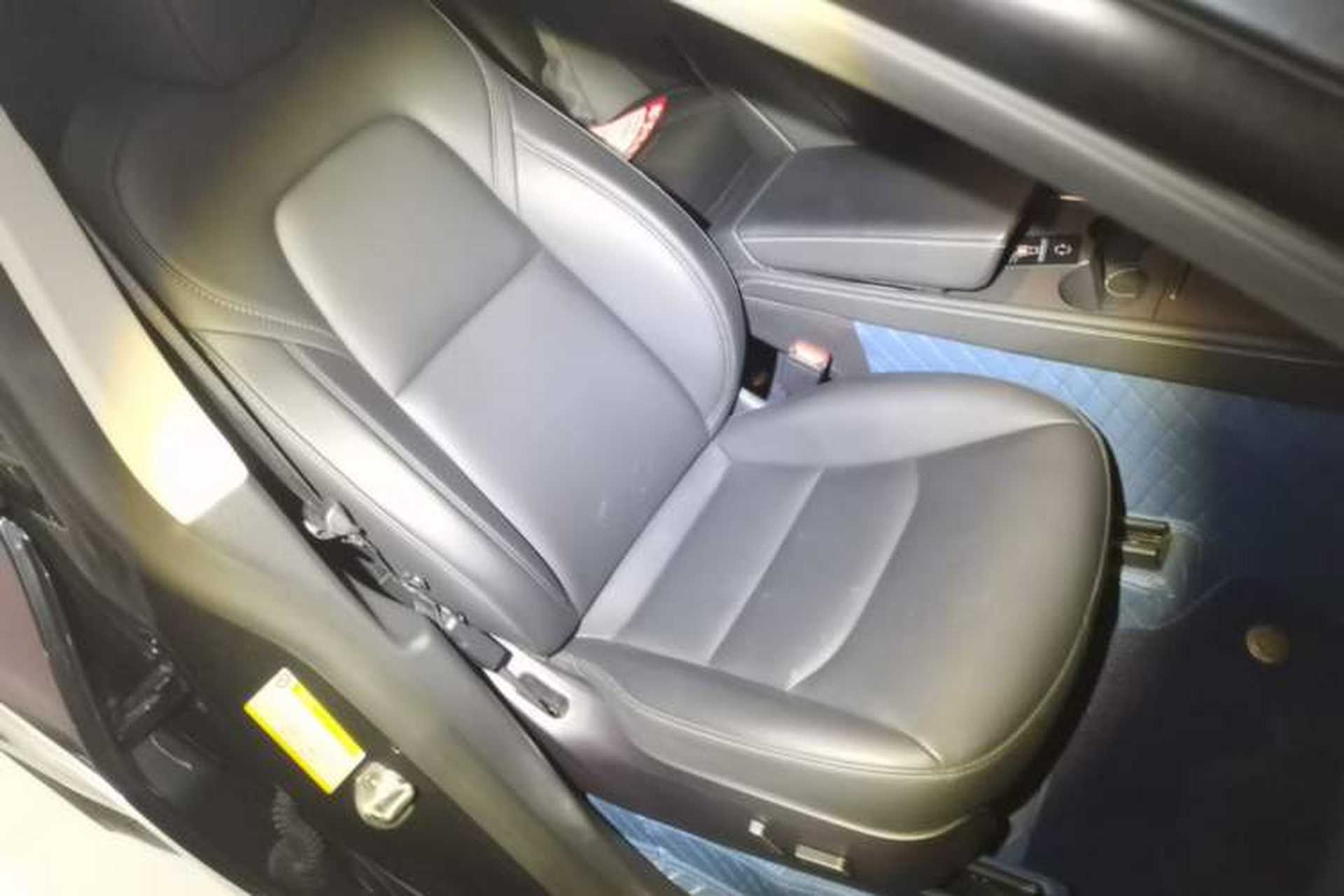 Used Tesla Model Y 2024 Long-Range All-Wheel-Drive Version Right Front Seat