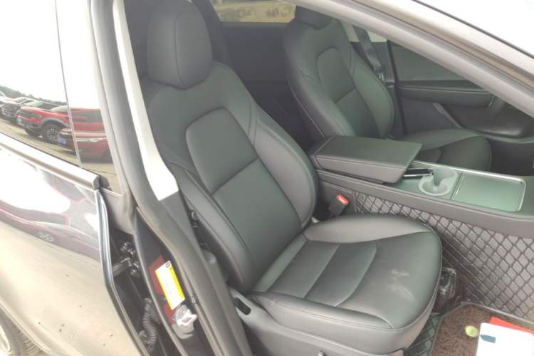 Used Tesla Model Y 2024 Rear-Wheel-Drive Version Right Front Seat