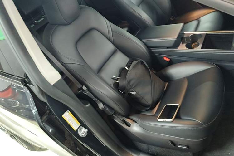 Used Tesla Model Y 2024 Rear-Wheel-Drive Version Right Front Seat