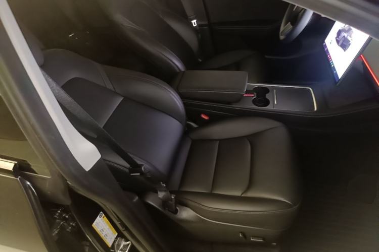 Used Tesla Model Y 2024 Rear-Wheel-Drive Version Right Front Seat