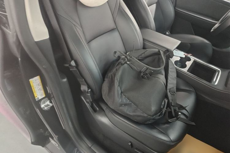Used Tesla Model Y 2024 Rear-Wheel-Drive Version Right Front Seat
