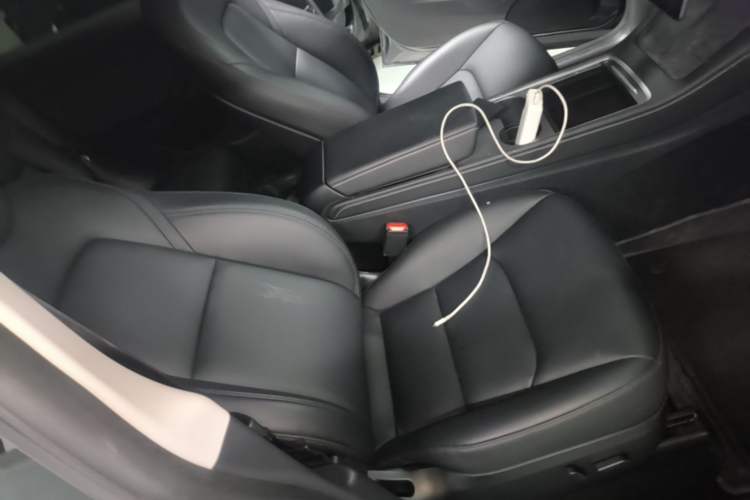 Used Tesla Model Y 2024 Rear-Wheel-Drive Version Right Front Seat