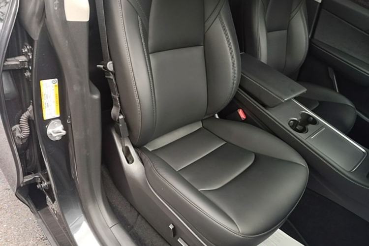 Used Tesla Model Y 2024 Rear-Wheel-Drive Version Right Front Seat