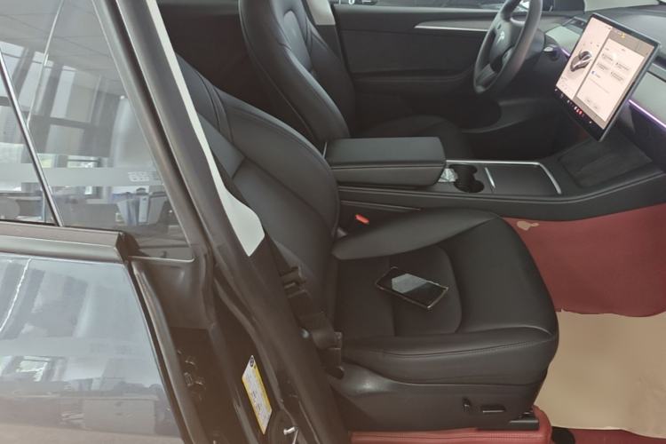 Used Tesla Model Y 2024 Rear-Wheel-Drive Version Right Front Seat