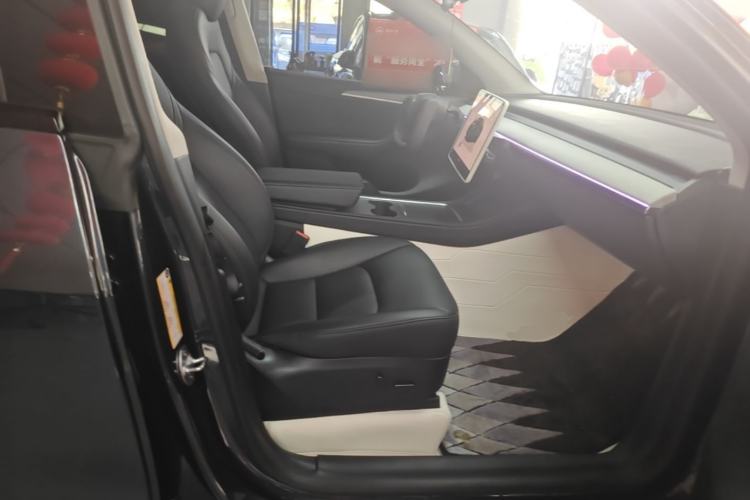 Used Tesla Model Y 2024 Rear-Wheel-Drive Version Right Front Seat