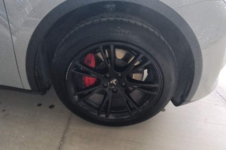 Used Tesla Model Y 2024 Rear-Wheel-Drive Version Right Front Wheel Hub