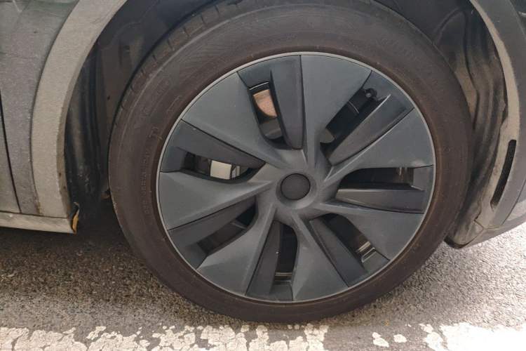 Used Tesla Model Y 2024 Rear-Wheel-Drive Version Right Front Wheel Hub
