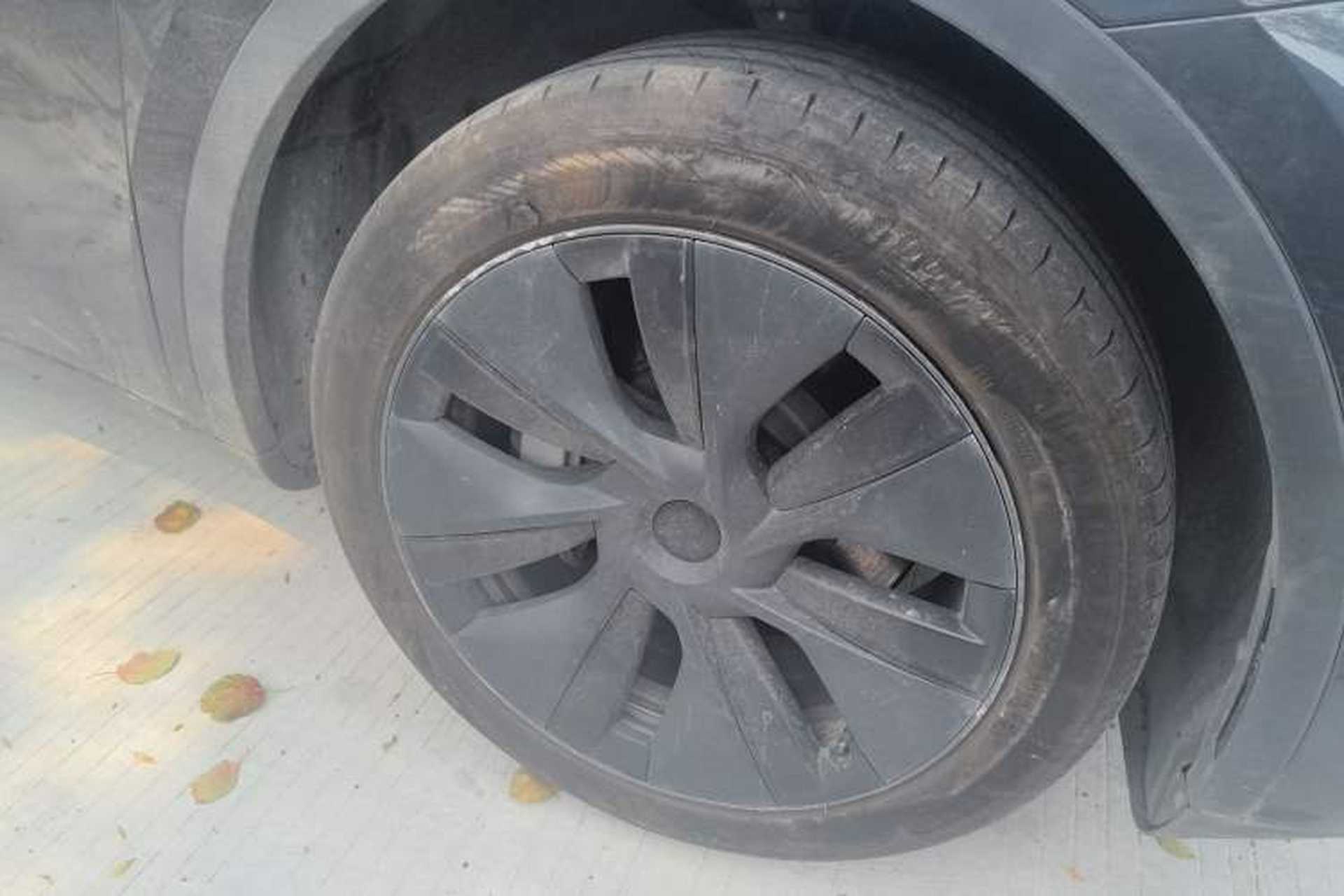 Used Tesla Model Y 2024 Rear-Wheel-Drive Version Right Front Wheel Hub