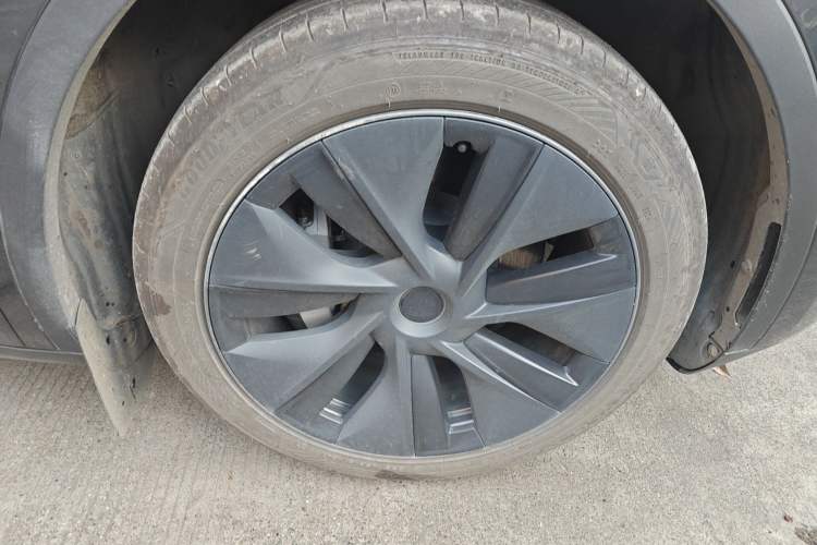 Used Tesla Model Y 2024 Rear-Wheel-Drive Version Right Front Wheel Hub