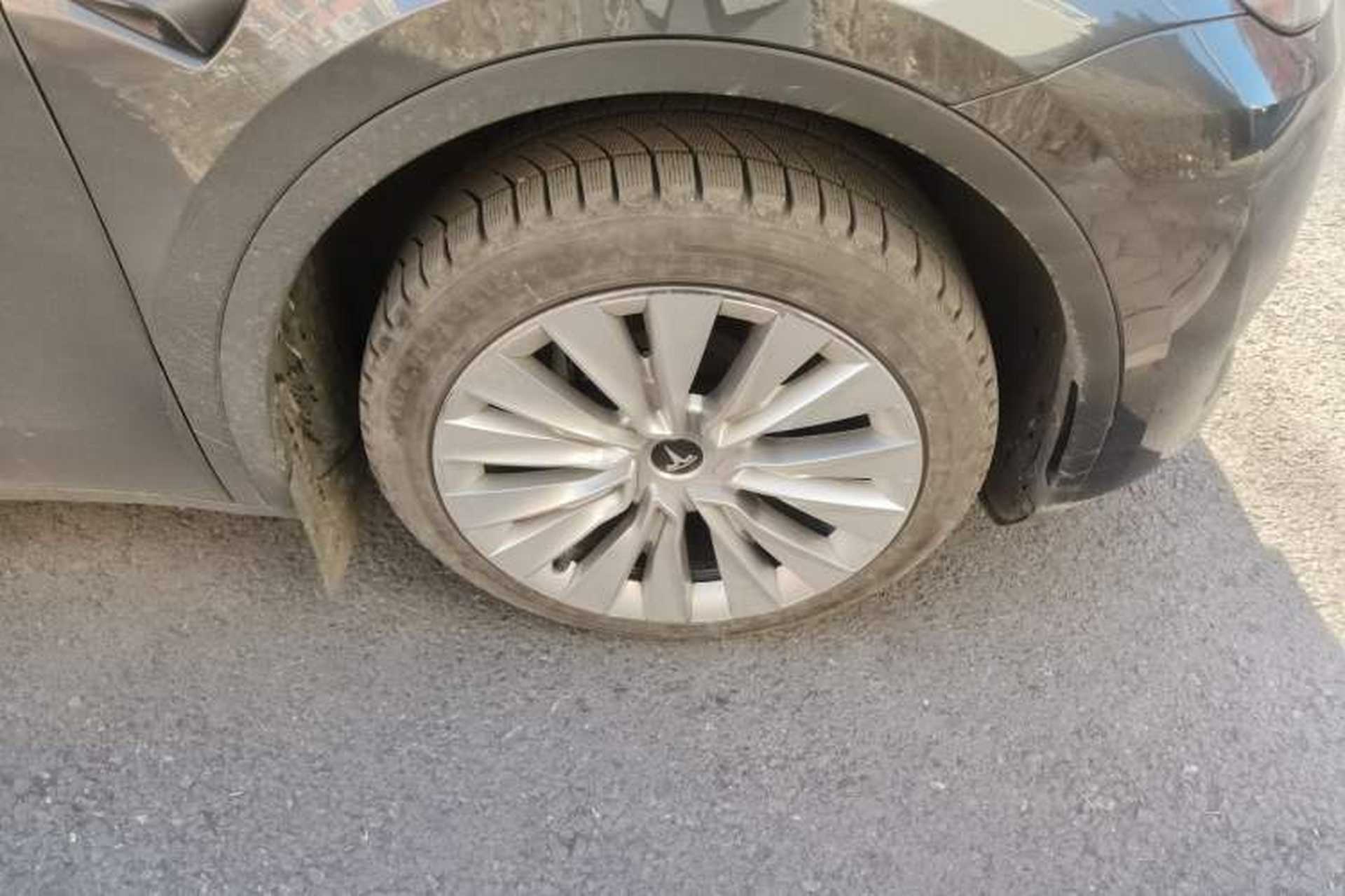Used Tesla Model Y 2024 Rear-Wheel-Drive Version Right Front Wheel Hub