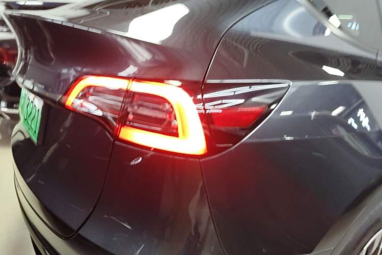 Used Tesla Model Y 2024 Rear-Wheel-Drive Version Right Rear Taillight