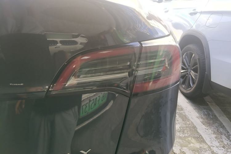 Used Tesla Model Y 2024 Long-Range All-Wheel-Drive Version Right Rear Taillight