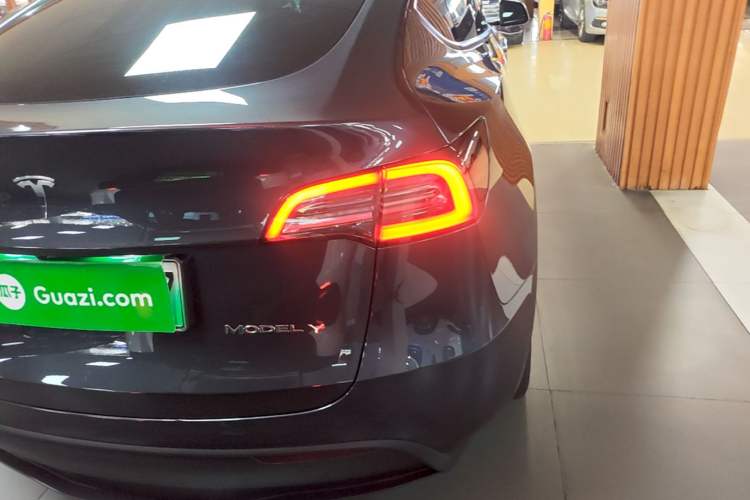 Used Tesla Model Y 2024 Rear-Wheel-Drive Version Right Rear Taillight