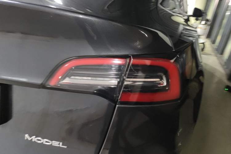 Used Tesla Model Y 2024 Rear-Wheel-Drive Version Right Rear Taillight