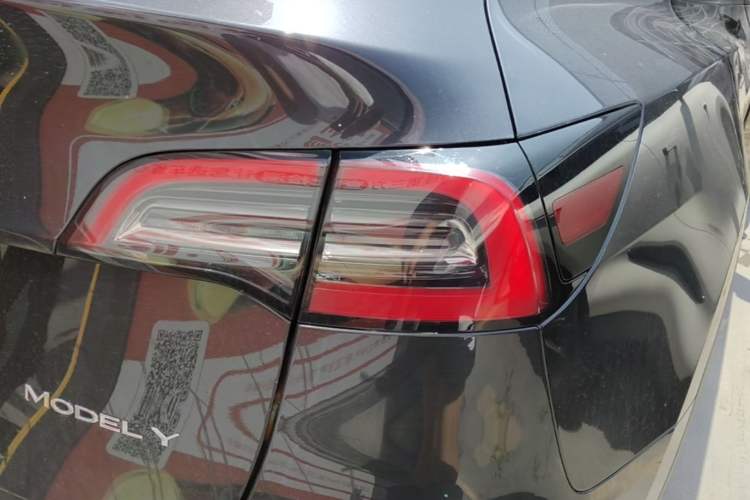 Used Tesla Model Y 2024 Rear-Wheel-Drive Version Right Rear Taillight