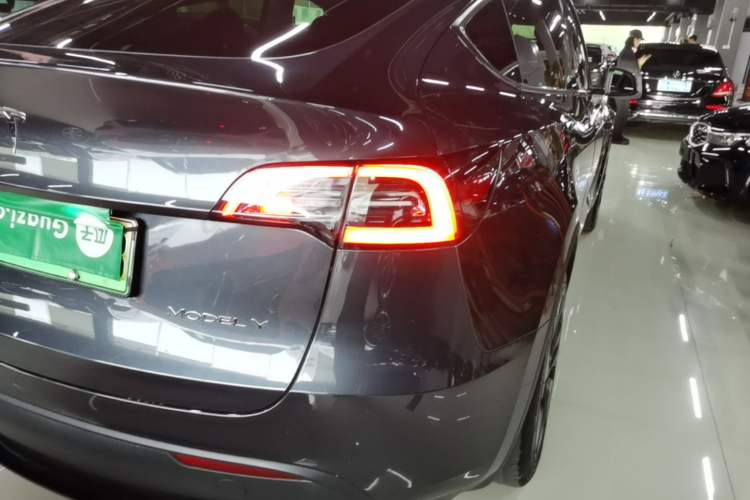 Used Tesla Model Y 2024 Rear-Wheel-Drive Version Right Rear Taillight