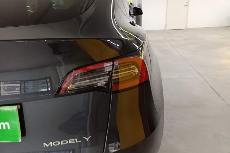 Used Tesla Model Y 2024 Rear-Wheel-Drive Version Right Rear Taillight
