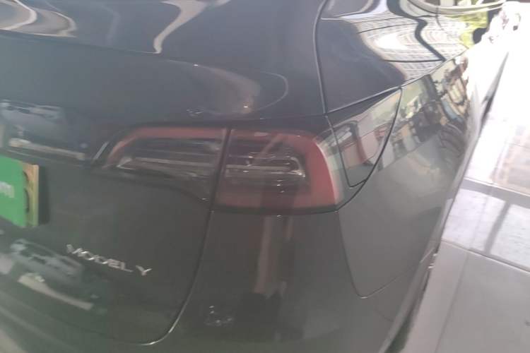 Used Tesla Model Y 2024 Rear-Wheel-Drive Version Right Rear Taillight