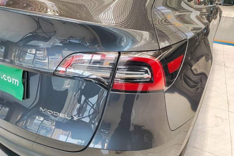 Used Tesla Model Y 2024 Rear-Wheel-Drive Version Right Rear Taillight