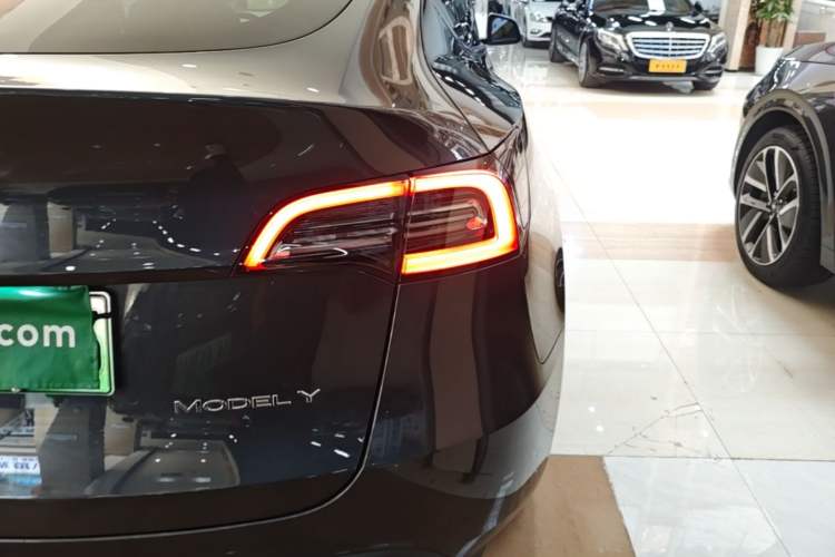 Used Tesla Model Y 2024 Rear-Wheel-Drive Version Right Rear Taillight