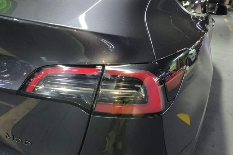 Used Tesla Model Y 2024 Rear-Wheel-Drive Version Right Rear Taillight