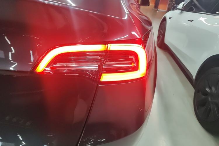 Used Tesla Model Y 2024 Rear-Wheel-Drive Version Right Rear Taillight