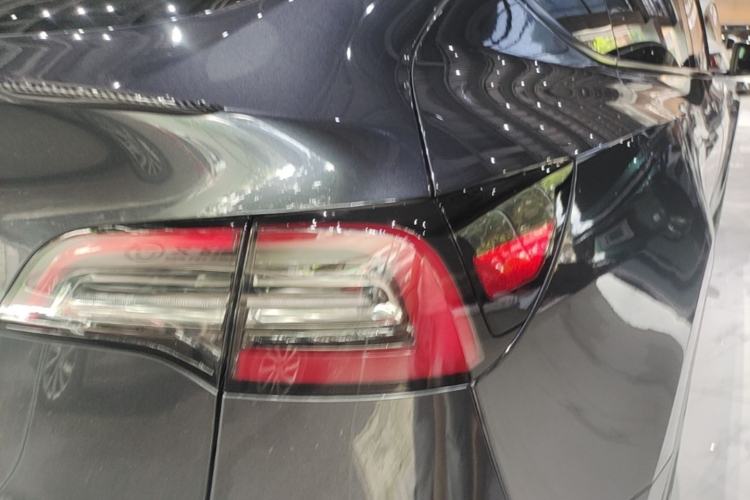 Used Tesla Model Y 2024 Rear-Wheel-Drive Version Right Rear Taillight