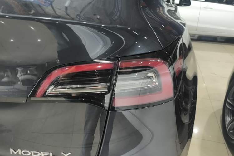 Used Tesla Model Y 2024 Rear-Wheel-Drive Version Right Rear Taillight