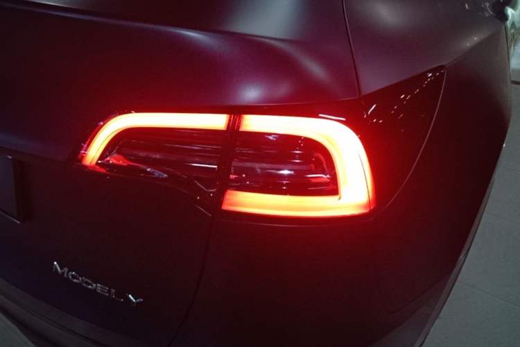 Used Tesla Model Y 2024 Rear-Wheel-Drive Version Right Rear Taillight