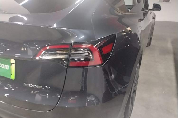 Used Tesla Model Y 2024 Long-Range All-Wheel-Drive Version Right Rear Taillight