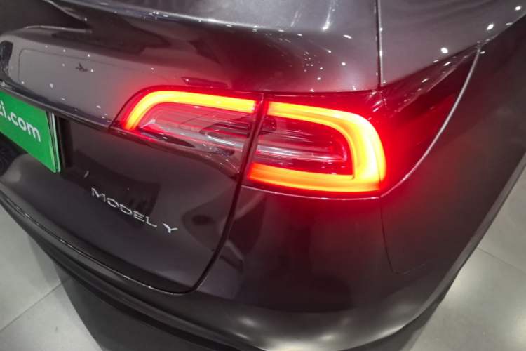 Used Tesla Model Y 2024 Rear-Wheel-Drive Version Right Rear Taillight
