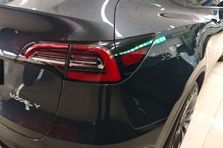 Used Tesla Model Y 2024 Rear-Wheel-Drive Version Right Rear Taillight