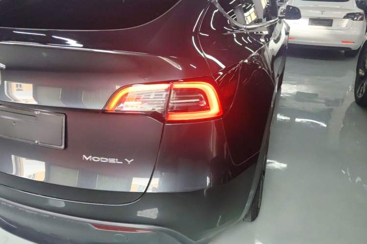 Used Tesla Model Y 2024 Rear-Wheel-Drive Version Right Rear Taillight