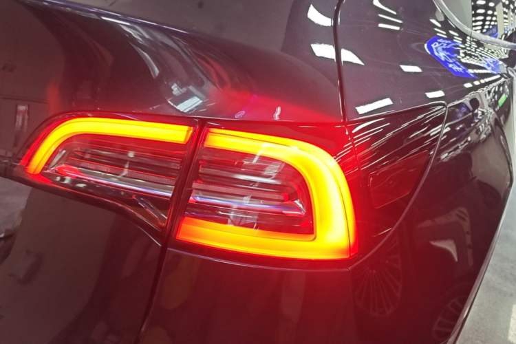 Used Tesla Model Y 2024 Rear-Wheel-Drive Version Right Rear Taillight