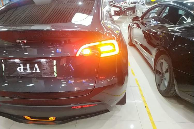 Used Tesla Model Y 2024 Rear-Wheel-Drive Version Right Rear Taillight