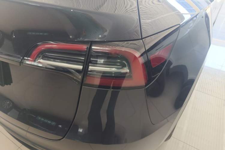 Used Tesla Model Y 2024 Long-Range All-Wheel-Drive Version Right Rear Taillight
