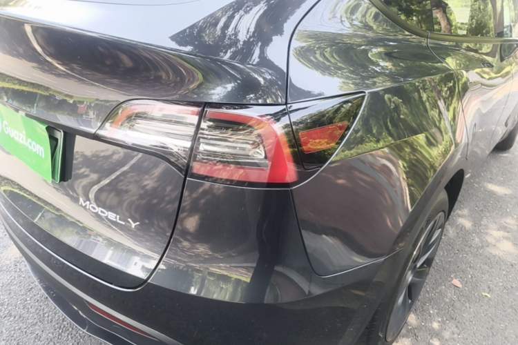 Used Tesla Model Y 2024 Rear-Wheel-Drive Version Right Rear Taillight