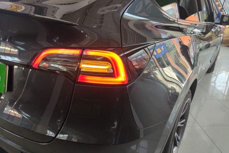 Used Tesla Model Y 2024 Rear-Wheel-Drive Version Right Rear Taillight