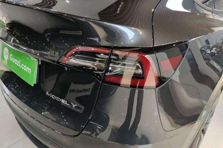 Used Tesla Model Y 2024 Rear-Wheel-Drive Version Right Rear Taillight