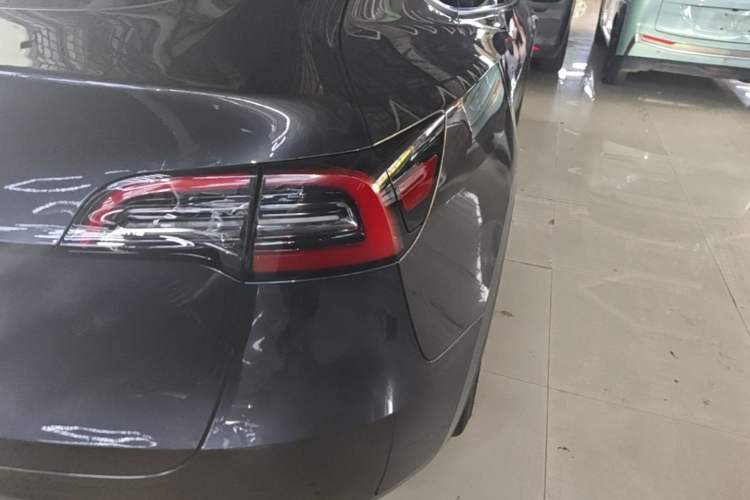 Used Tesla Model Y 2024 Long-Range All-Wheel-Drive Version Right Rear Taillight