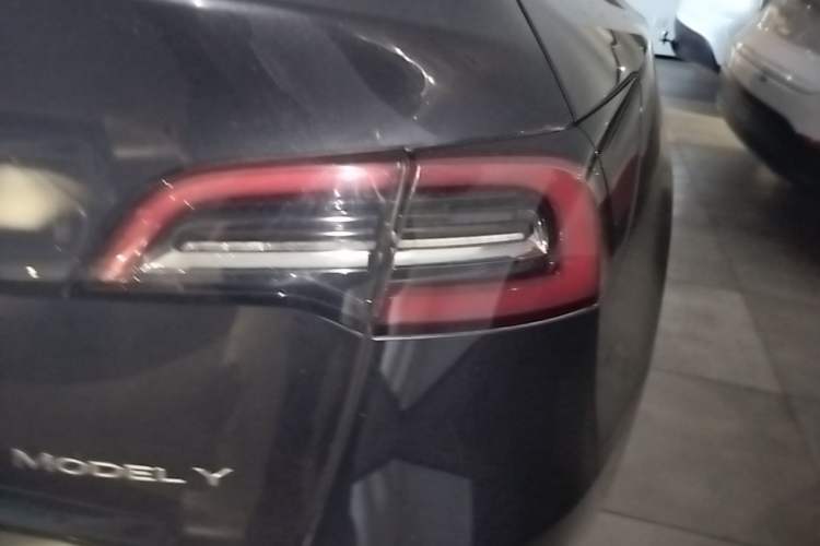 Used Tesla Model Y 2024 Rear-Wheel-Drive Version Right Rear Taillight