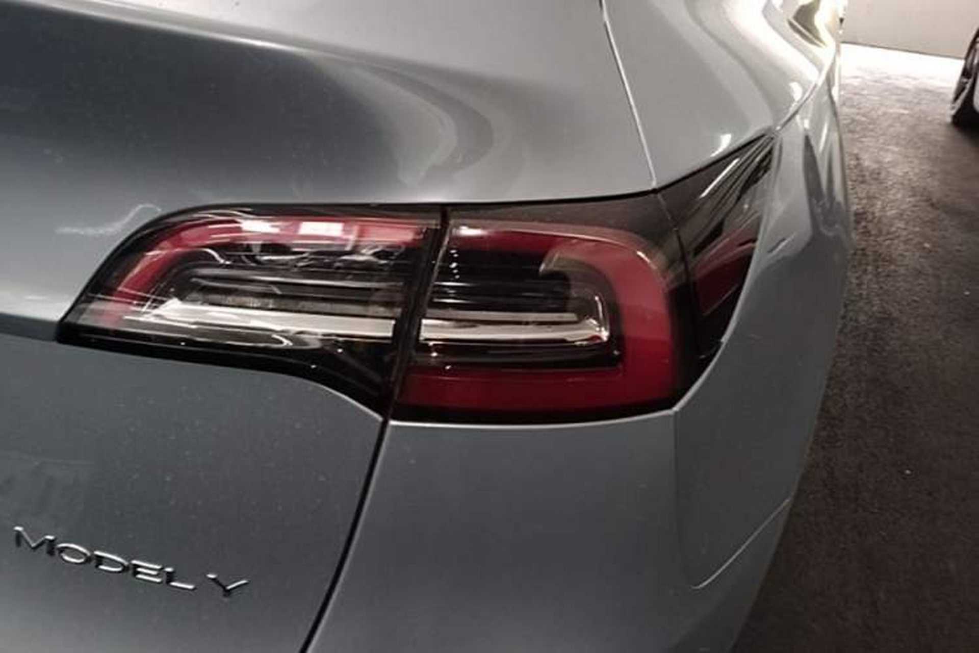 Used Tesla Model Y 2024 Rear-Wheel-Drive Version Right Rear Taillight
