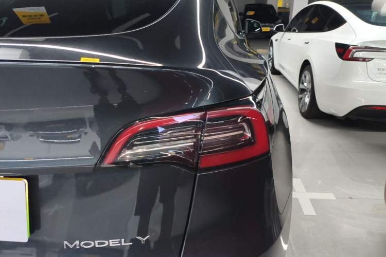 Used Tesla Model Y 2024 Rear-Wheel-Drive Version Right Rear Taillight