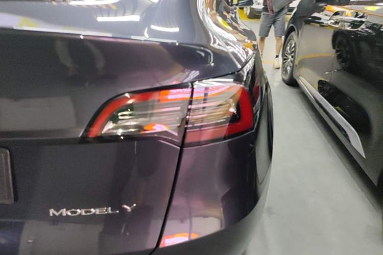 Used Tesla Model Y 2024 Long-Range All-Wheel-Drive Version Right Rear Taillight